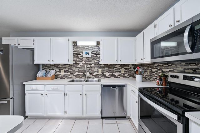9820 SW 89TH TERRACE E, Ocala, FL 34481