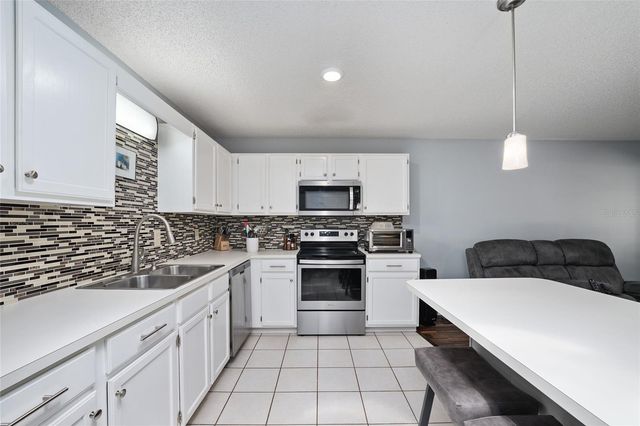 9820 SW 89TH TERRACE E, Ocala, FL 34481