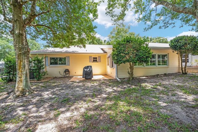 9820 SW 89TH TERRACE E, Ocala, FL 34481