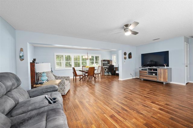 9820 SW 89TH TERRACE E, Ocala, FL 34481