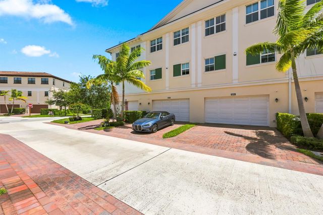 5197 Beckman Terrace, Palm Beach Gardens, FL 33418