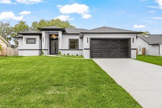571 PRESQUE ISLE DRIVE, Port Charlotte, FL 33954