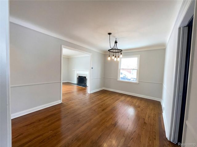 1912 Littlestone Road, Grosse Pointe Woods, MI 48236