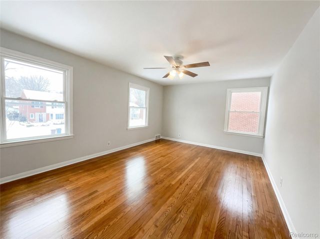 1912 Littlestone Road, Grosse Pointe Woods, MI 48236