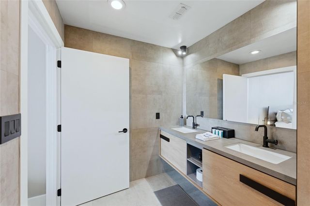 525 E JACKSON STREET 503, Orlando, FL 32801