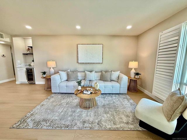 370 Rosecrans St 302, San Diego, CA 92106