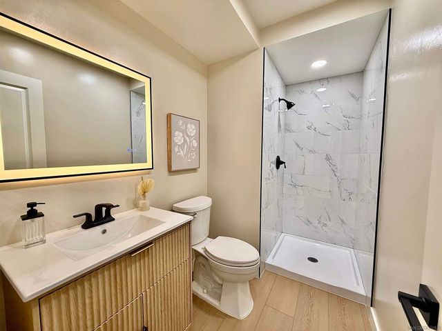 370 Rosecrans St 302, San Diego, CA 92106