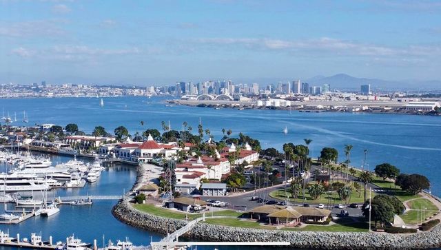 370 Rosecrans St 302, San Diego, CA 92106