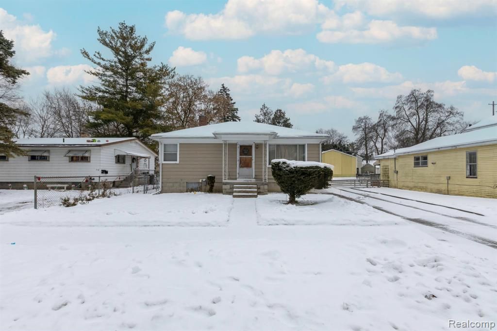 712 N Bond Street, Saginaw, MI 48602