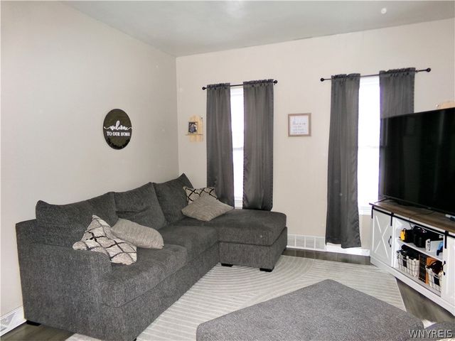 221 81st Street, Niagara Falls, NY 14304