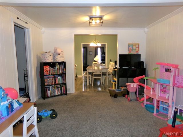 221 81st Street, Niagara Falls, NY 14304