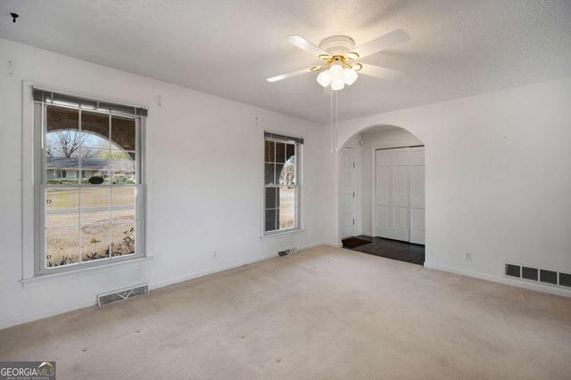 115 Windsor Drive, Calhoun, GA 30701