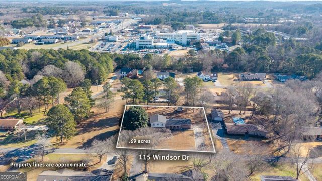 115 Windsor Drive, Calhoun, GA 30701
