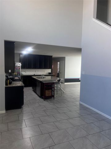 8010 Farthing Lane, Rosharon, TX 77583