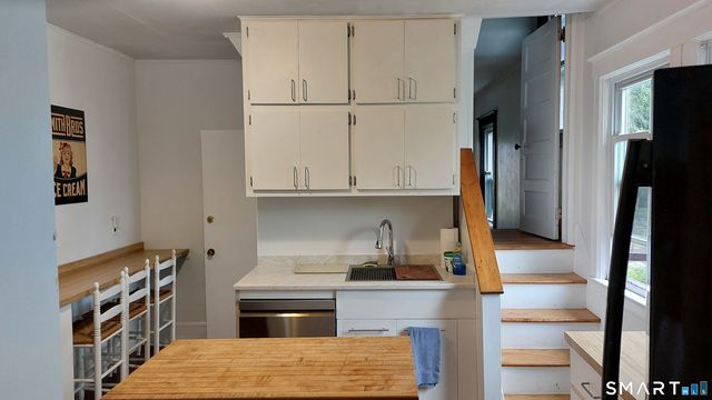 136 Mead Avenue, Greenwich, CT 06830