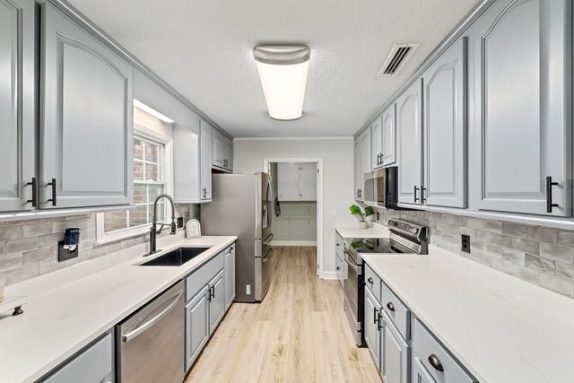 906 Eldorado Drive, Dothan, AL 36303