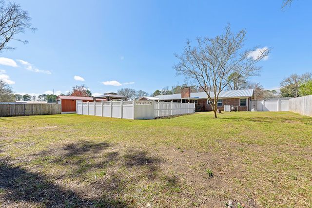 906 Eldorado Drive, Dothan, AL 36303