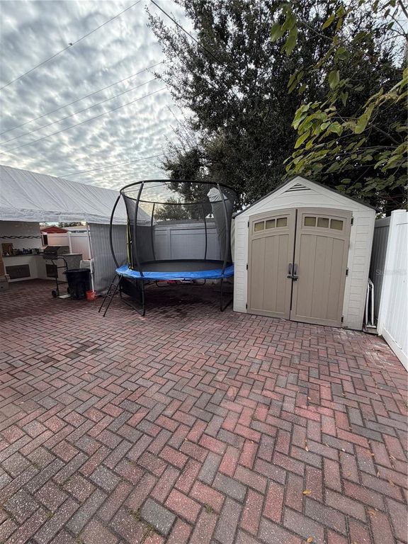 Image 22 of property listing at 4627 BYERLE CIRCLE, Tampa, FL 33634