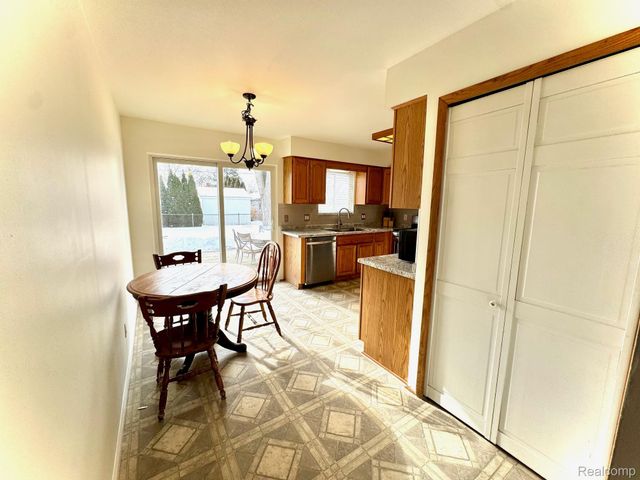 13036 Whitfield Drive, Sterling Heights, MI 48312