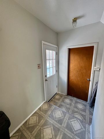 13036 Whitfield Drive, Sterling Heights, MI 48312