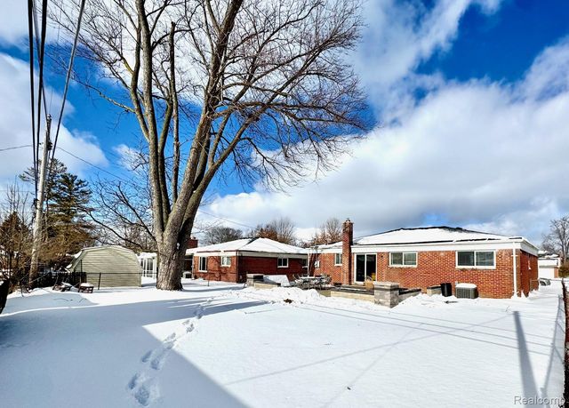 13036 Whitfield Drive, Sterling Heights, MI 48312