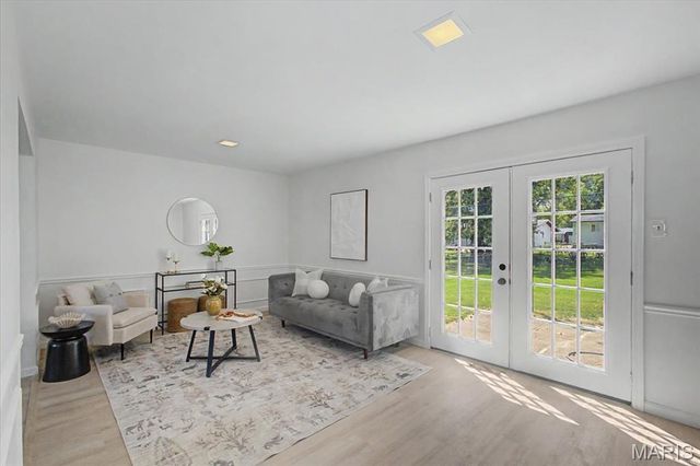750 Lamplight Lane, Hazelwood, MO 63042