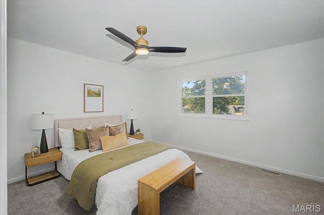 750 Lamplight Lane, Hazelwood, MO 63042
