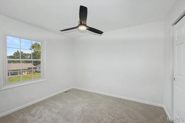 750 Lamplight Lane, Hazelwood, MO 63042
