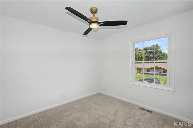750 Lamplight Lane, Hazelwood, MO 63042