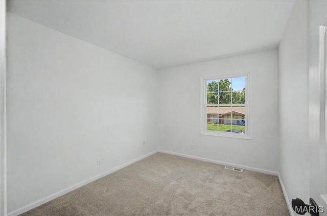 750 Lamplight Lane, Hazelwood, MO 63042