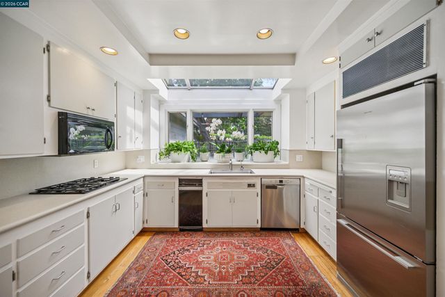 3814 Happy Valley Rd, Lafayette, CA 94549