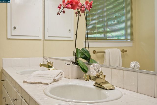 3814 Happy Valley Rd, Lafayette, CA 94549
