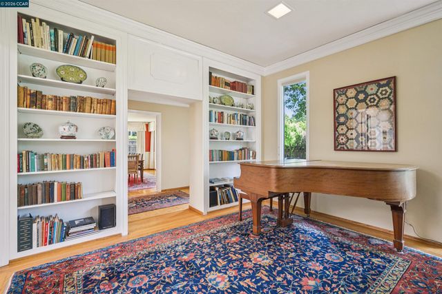 3814 Happy Valley Rd, Lafayette, CA 94549