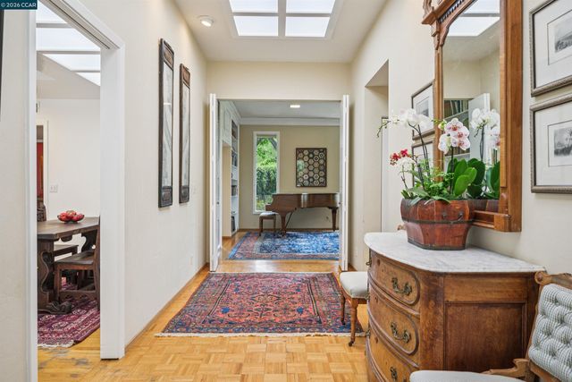 3814 Happy Valley Rd, Lafayette, CA 94549