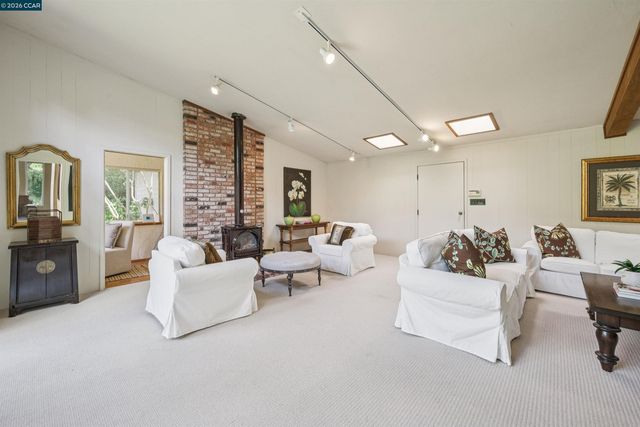 3814 Happy Valley Rd, Lafayette, CA 94549