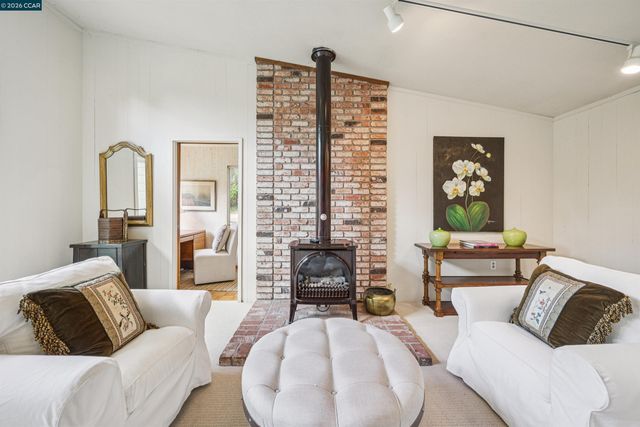 3814 Happy Valley Rd, Lafayette, CA 94549