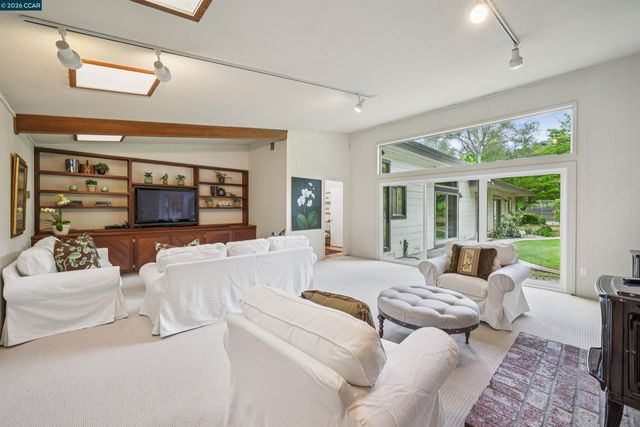 3814 Happy Valley Rd, Lafayette, CA 94549