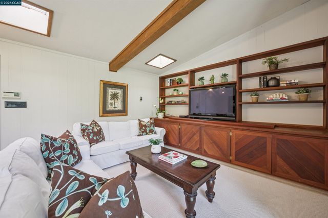 3814 Happy Valley Rd, Lafayette, CA 94549