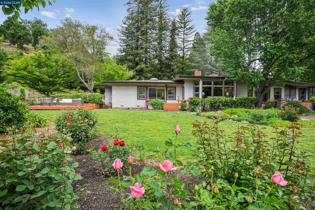 3814 Happy Valley Rd, Lafayette, CA 94549