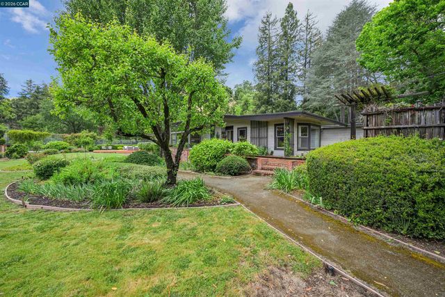 3814 Happy Valley Rd, Lafayette, CA 94549