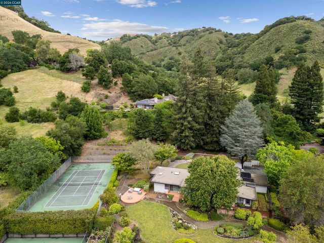 3814 Happy Valley Rd, Lafayette, CA 94549