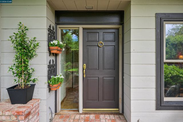 3814 Happy Valley Rd, Lafayette, CA 94549