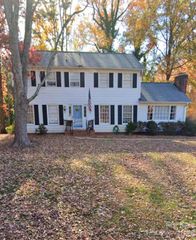 1135 Mclaughlin Drive, Charlotte, NC 28212