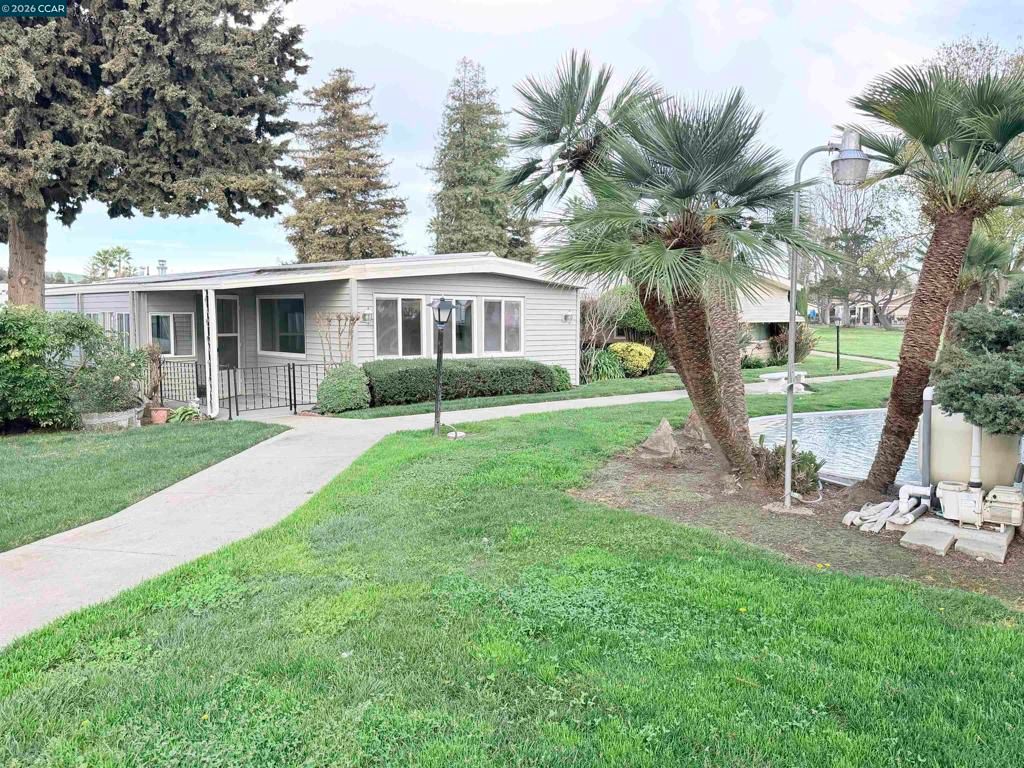 Image 1 of property listing at 2339 2339 Dalis Drive, Concord, CA 94520