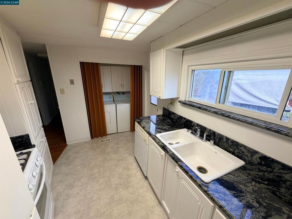 Image 6 of property listing at 2339 2339 Dalis Drive, Concord, CA 94520