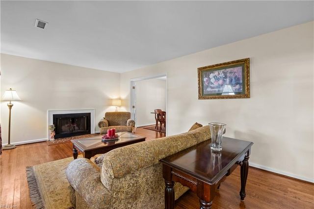 5 Deans CIR, Newport News, VA 23606