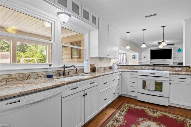 5 Deans CIR, Newport News, VA 23606