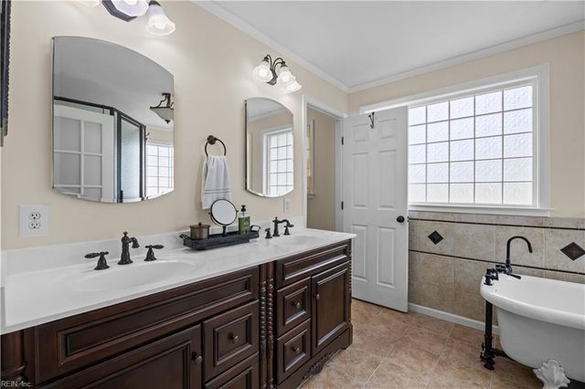 5 Deans CIR, Newport News, VA 23606