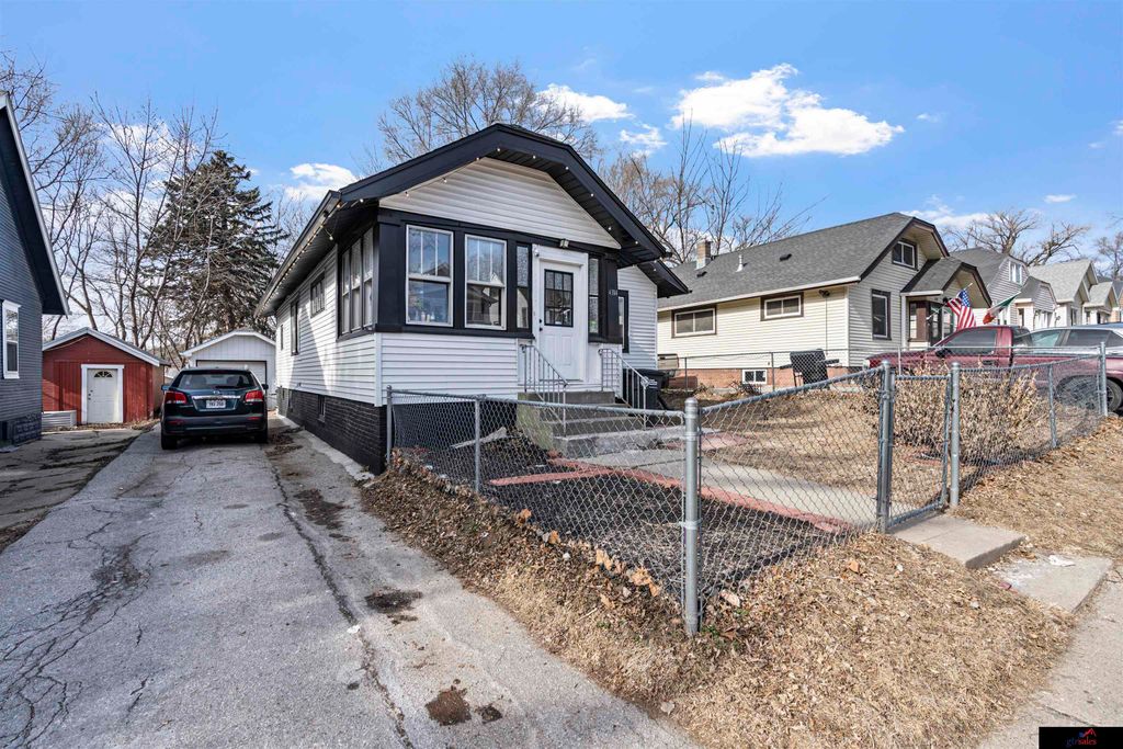 4314 N 39 Street, Omaha, NE 68111