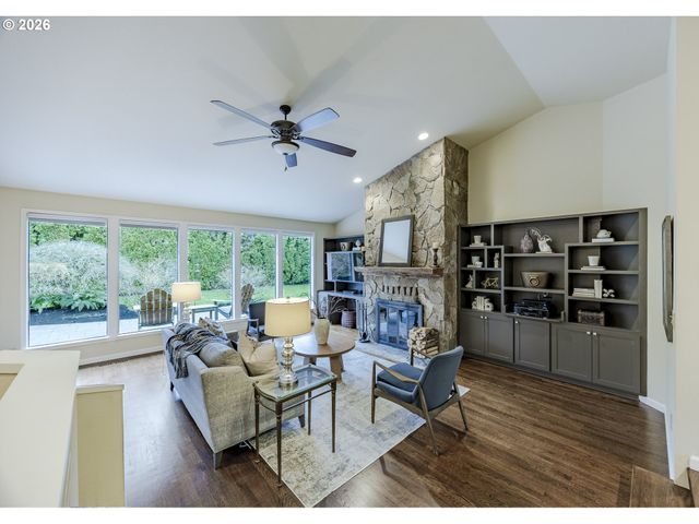 2071 MUSKET St, Eugene, OR 97408